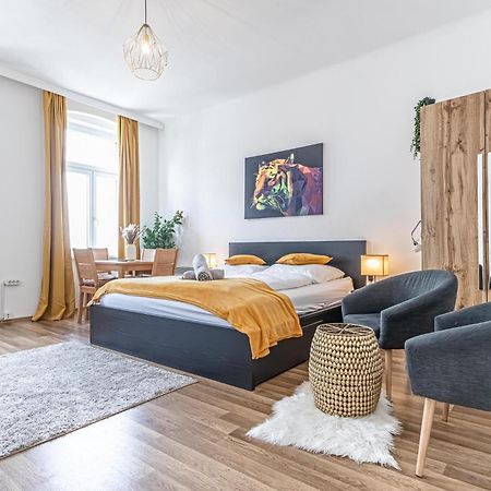 Explore Vienna: 1Br Retreat Near Westbahnhof Exterior foto