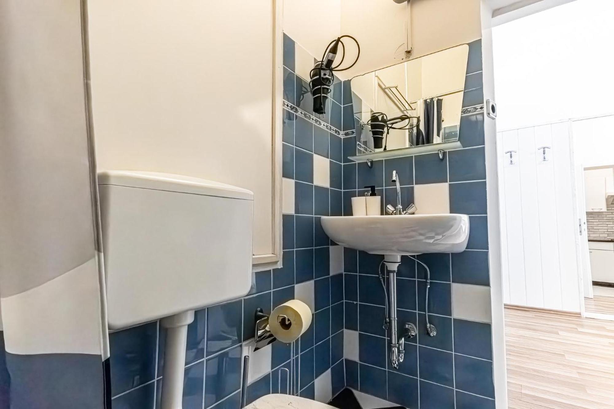 Explore Vienna: 1Br Retreat Near Westbahnhof Exterior foto